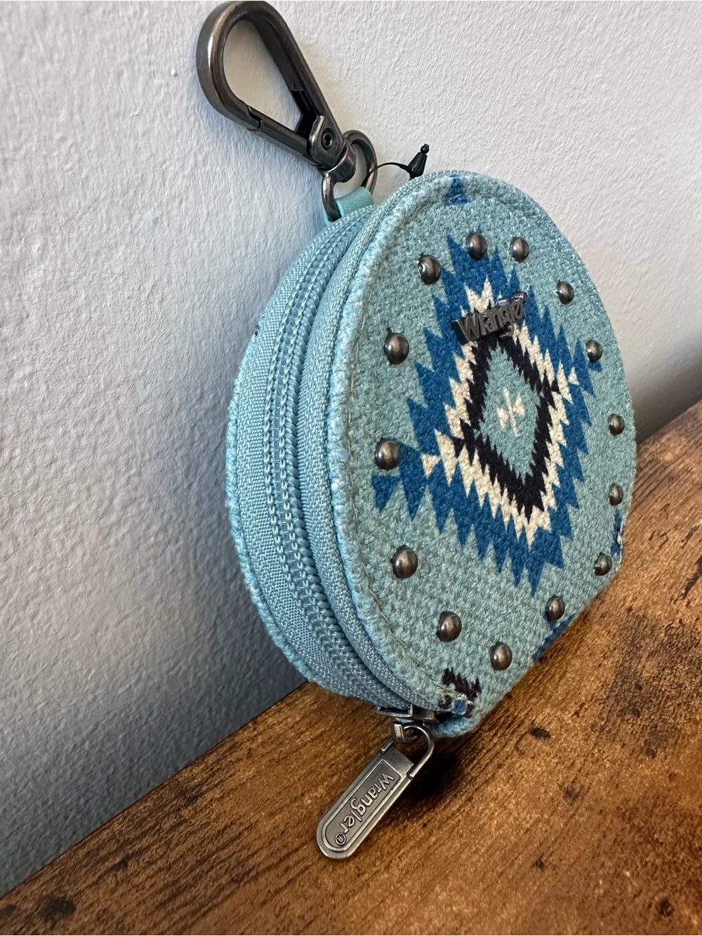 Wrangler Chambray Aztec Coin Pouch Keychain Light Blue w/ Studs Bohemian NWT - Picture 3 of 6